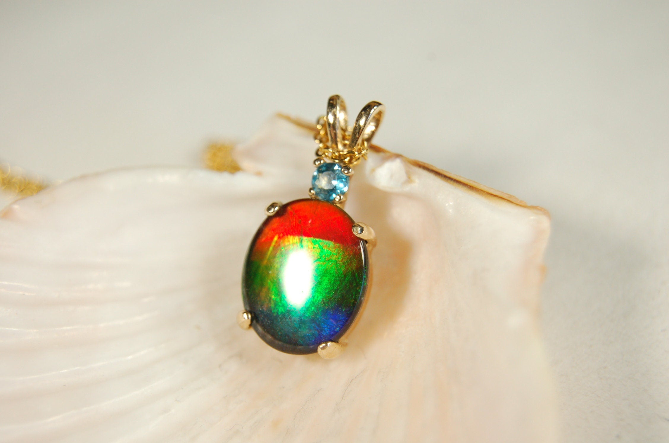 Authentic Alberta Ammolite Pendant Jewelry in gold– Natural Fossil Gemstone Gift for Her.040613