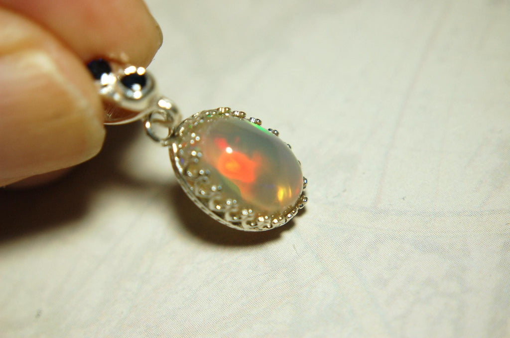 Opal Pendant Necklace.Brilliant flashing colors.Makes a memorable gift.#031715