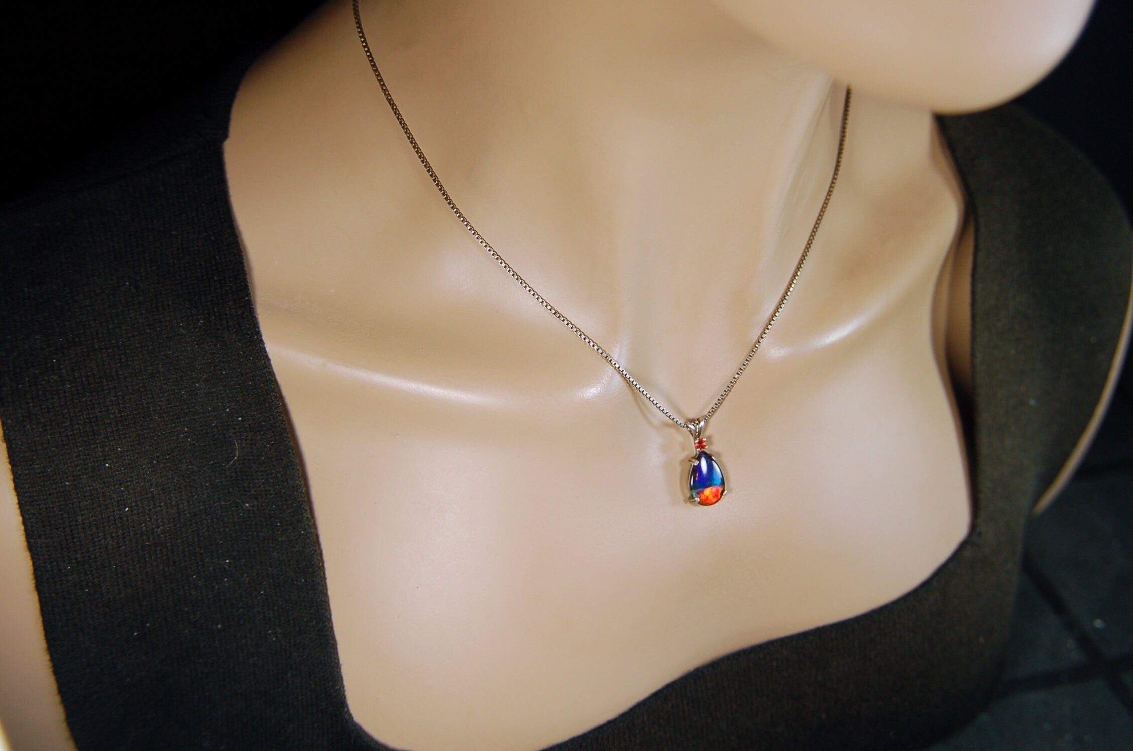 Ammolite Pendant Necklace with Padparascha sapphire.Very colorful rainbow colors.070814