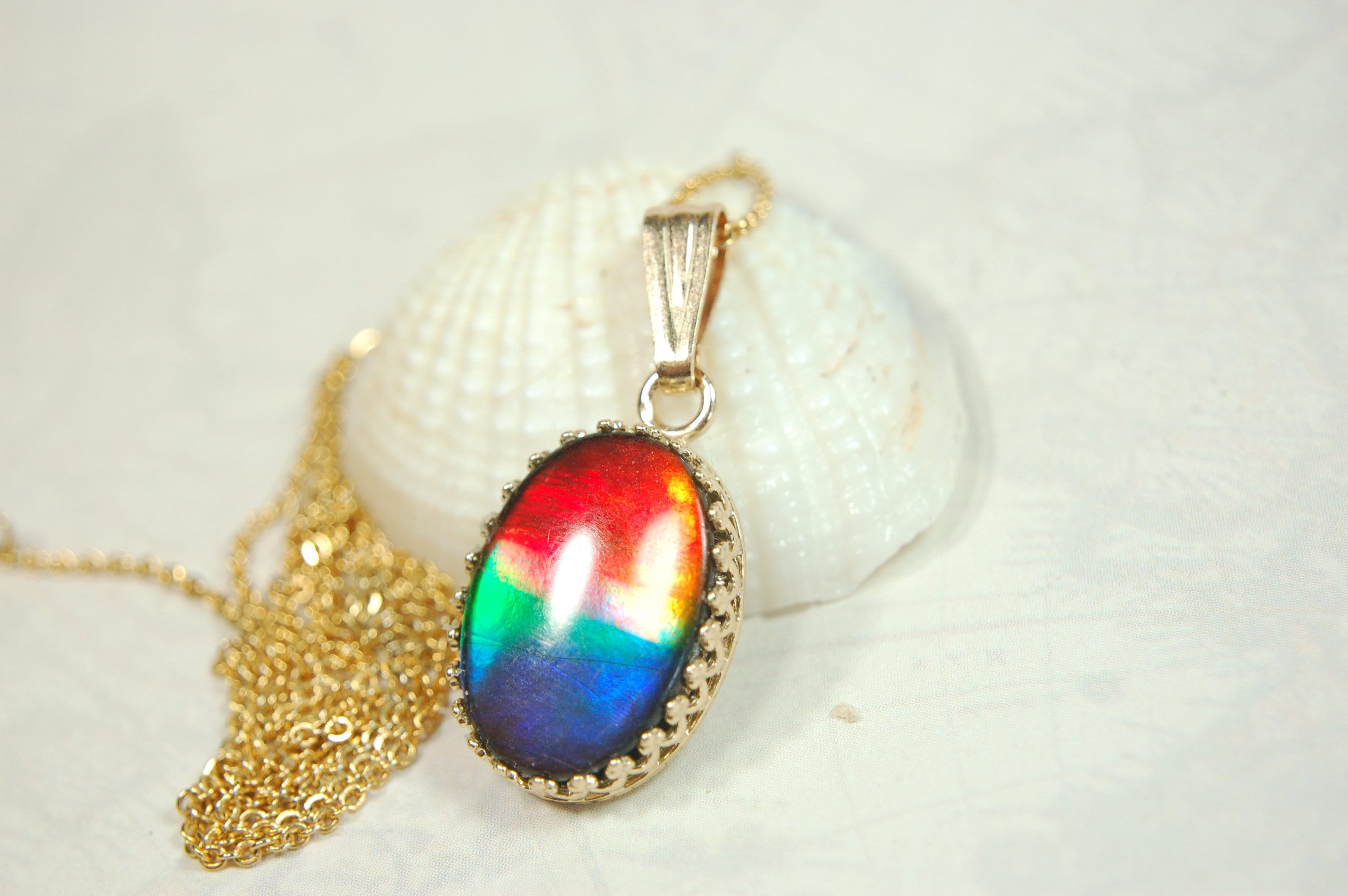 Opulent Ammolite Pendant in Gold - Enhance Your Style with Natural Elegance or Make it the Perfect Gift for her.021214