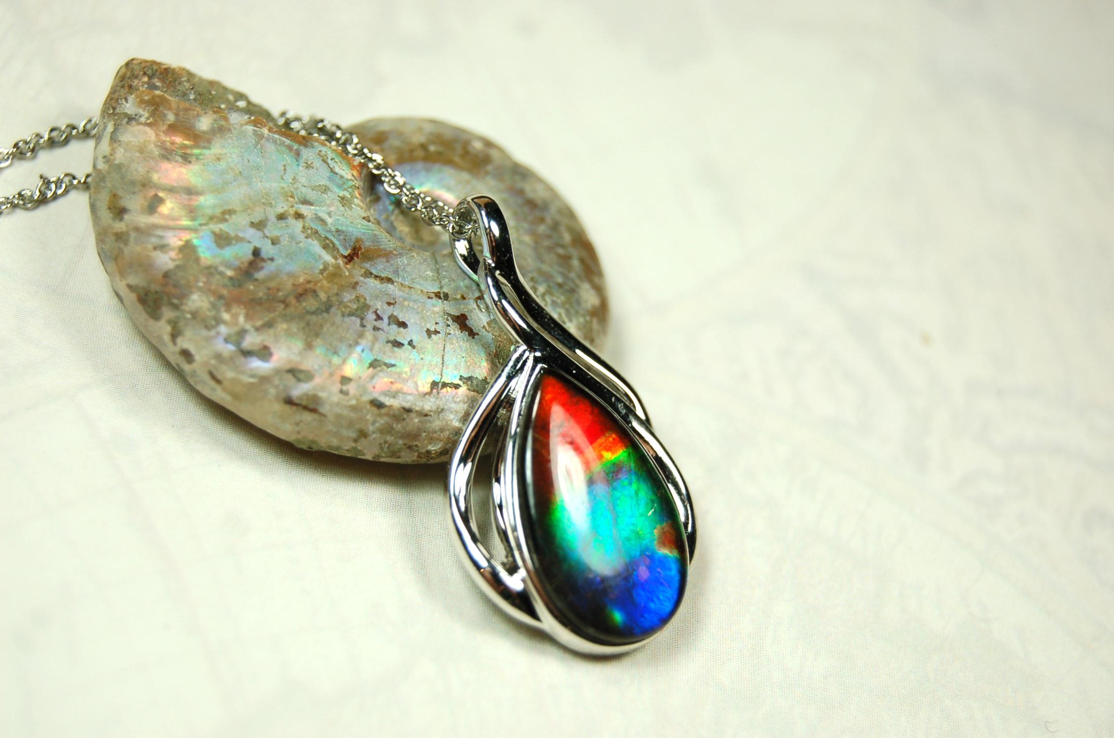 Ammolite JewelryPendant.High quality gem with brilliant colors will attract a lot of attention.#062825