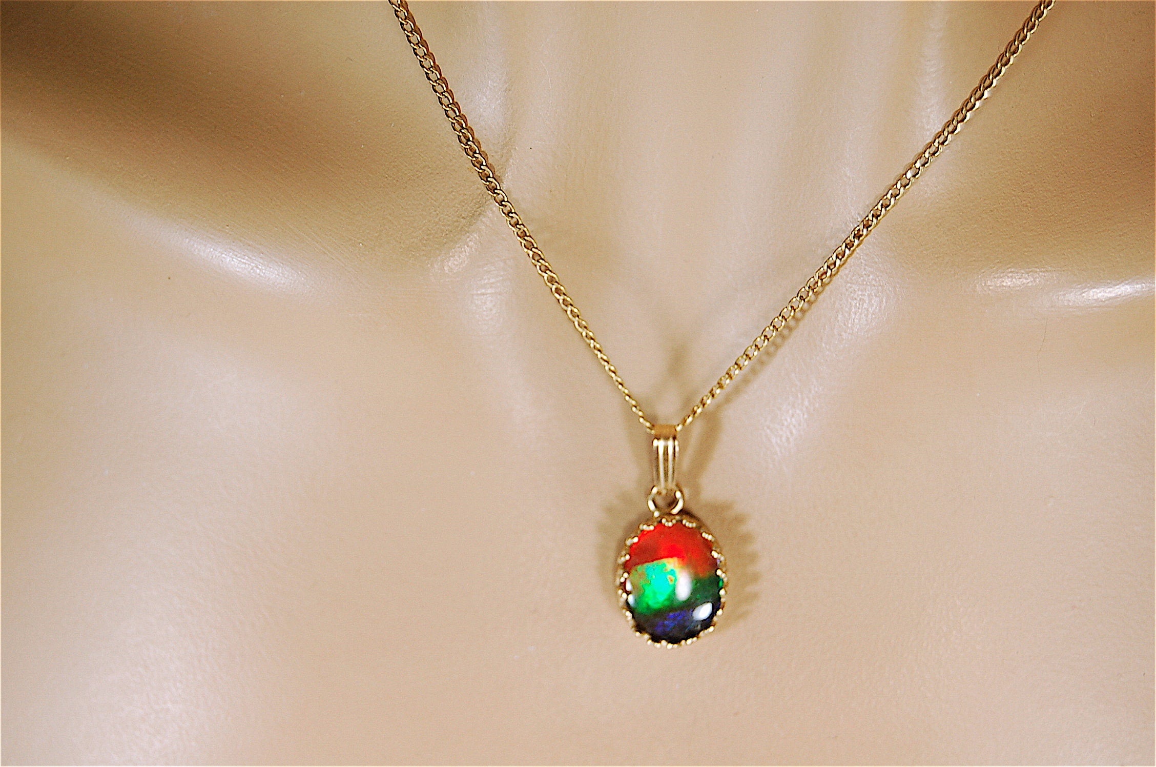 Ammolite Pendant Necklace in 14k Gold.High quality gem with brilliant colors.121229