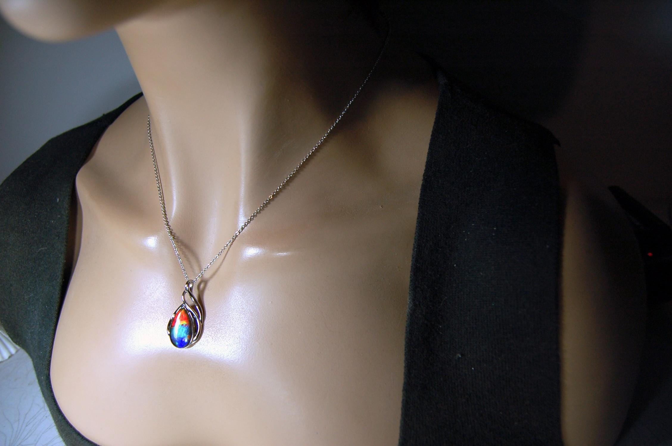 Ammolite JewelryPendant.High quality gem with brilliant colors will attract a lot of attention.#062825
