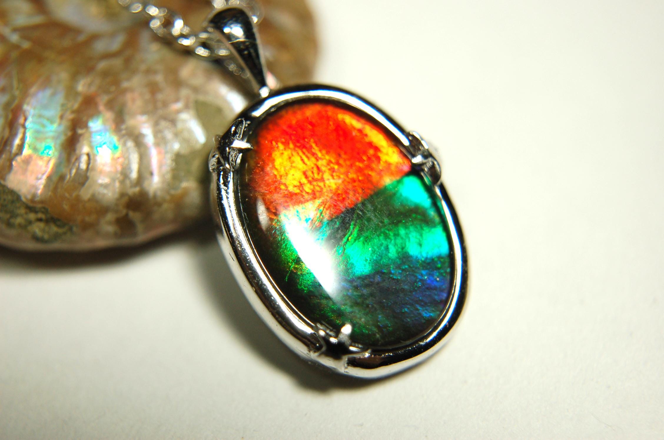 Colorful unisex Ammolite Pendant - Beautiful Ammolite Jewelry to Elevate Your Outfit.Perfect gift for him or her.011425