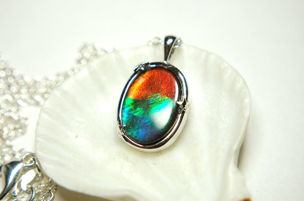 Colorful unisex Ammolite Pendant - Beautiful Ammolite Jewelry to Elevate Your Outfit.Perfect gift for him or her.011425