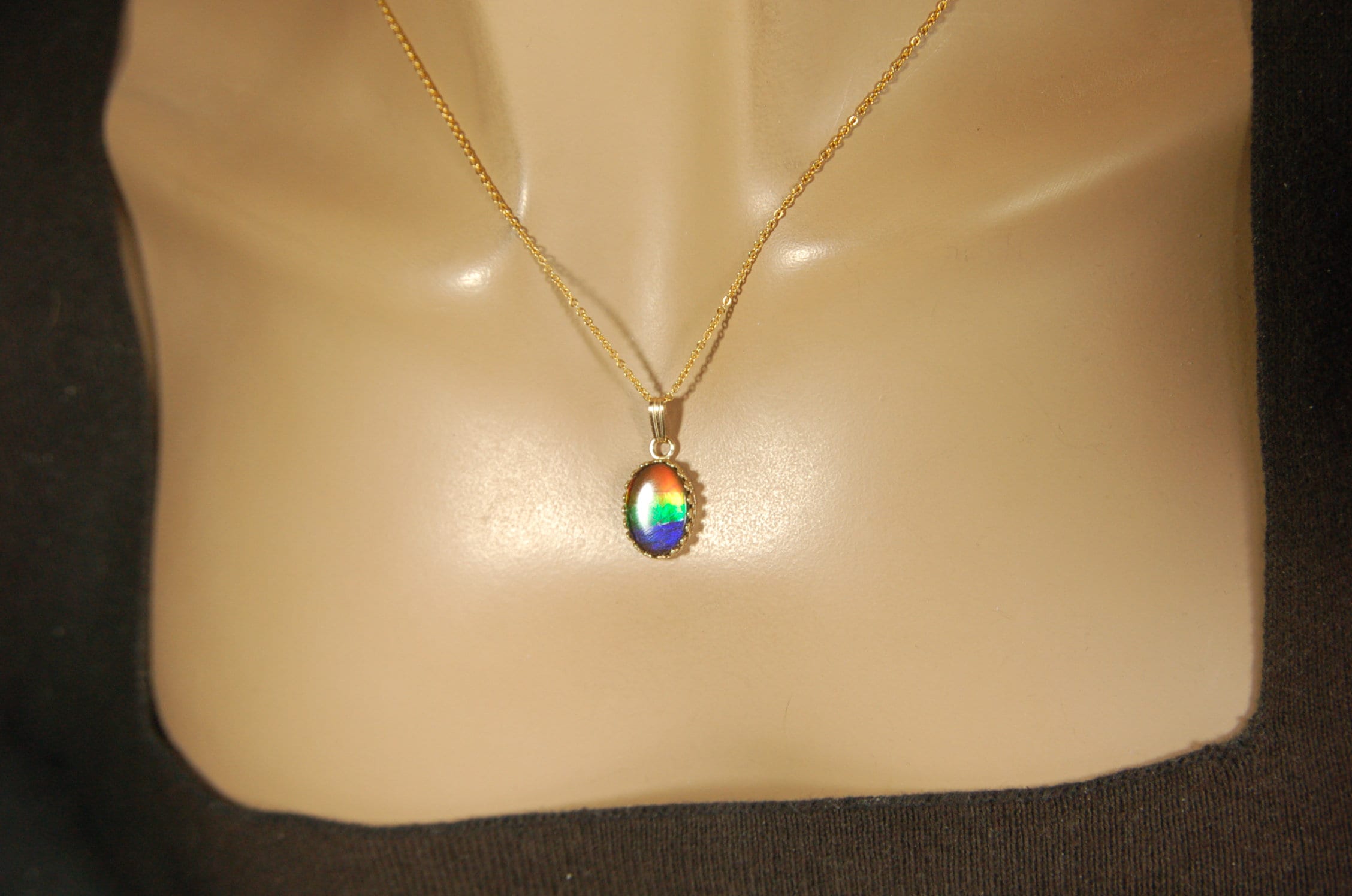 Ammolite Jewelry Pendant Necklace.Four Color Rainbow Ammolite set in solid 14k Gold.Perfect gift.GENUINE Canadian Alberta Ammolite.100213