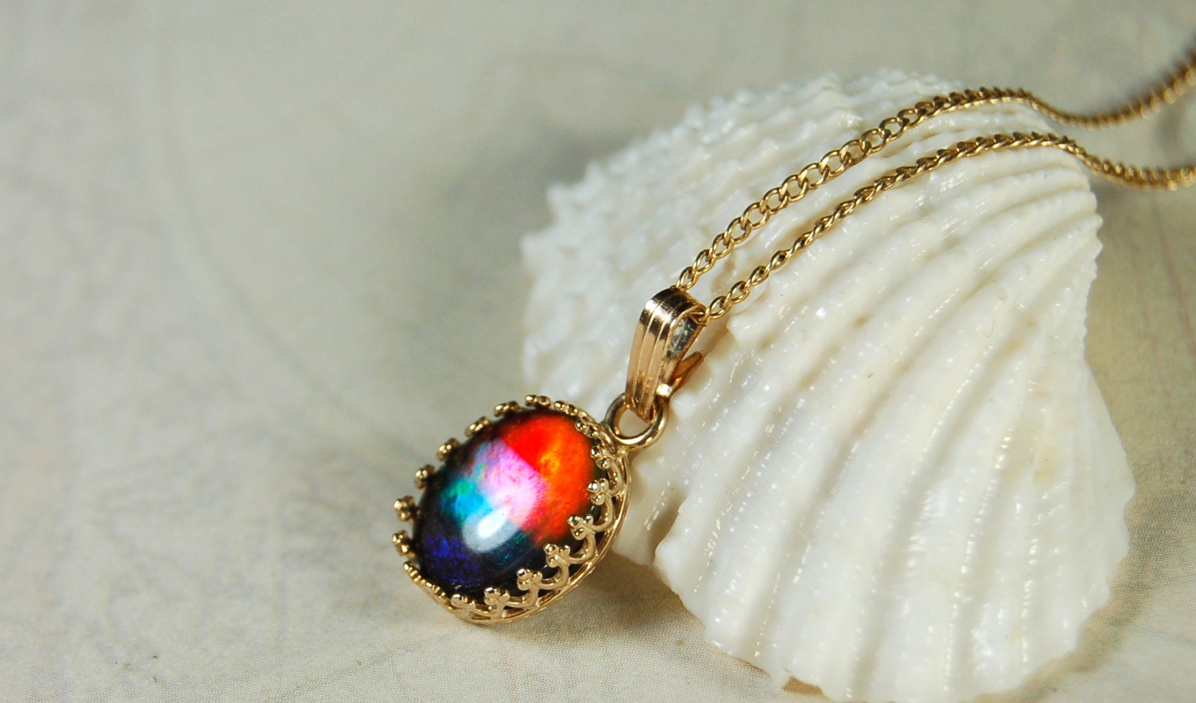Ammolite Pendant Necklace in 14k Gold.High quality gem with brilliant colors.121229