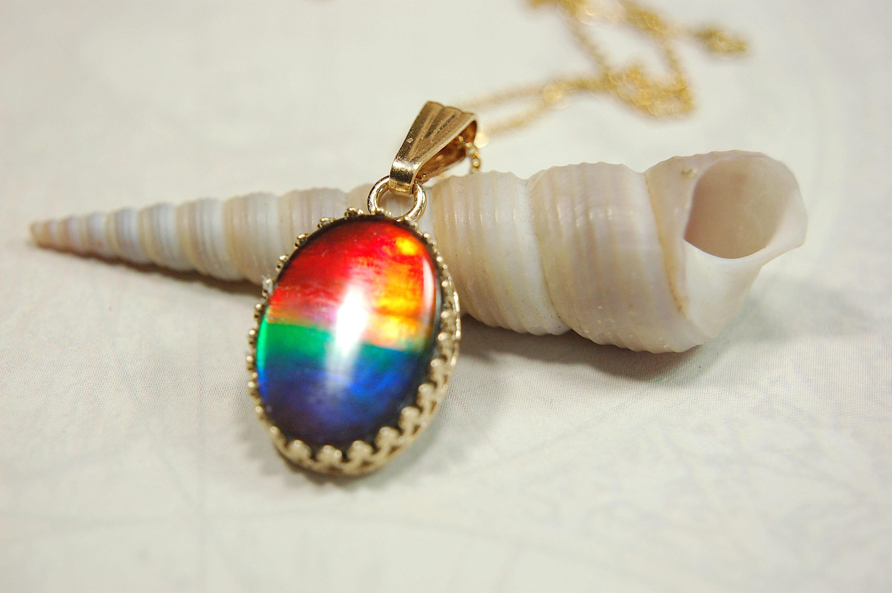 Opulent Ammolite Pendant in Gold - Enhance Your Style with Natural Elegance or Make it the Perfect Gift for her.021214