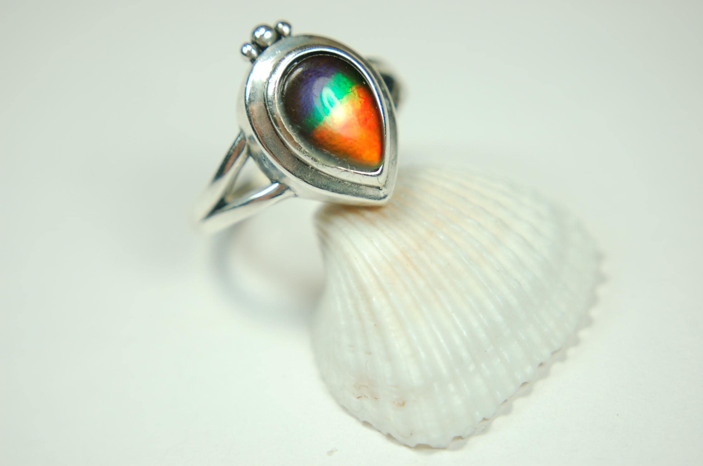 Ammolite.Gorgeous RARE four color Ammolite Ring - Add a Touch of Elegance with this Stunning Ammolite Jewelry.Gift idea for wife?010525