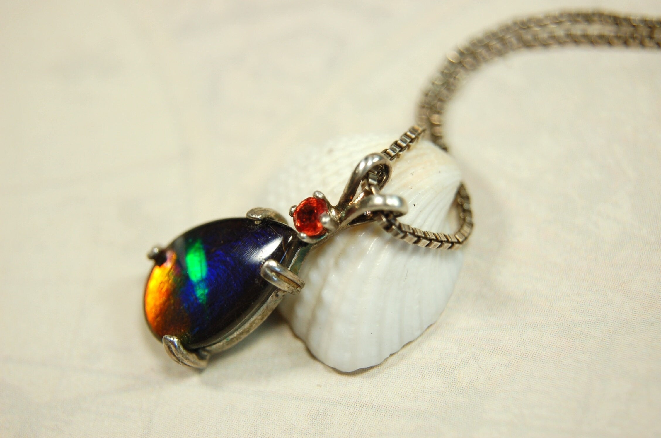 Ammolite Pendant Necklace with Padparascha sapphire.Very colorful rainbow colors.070814