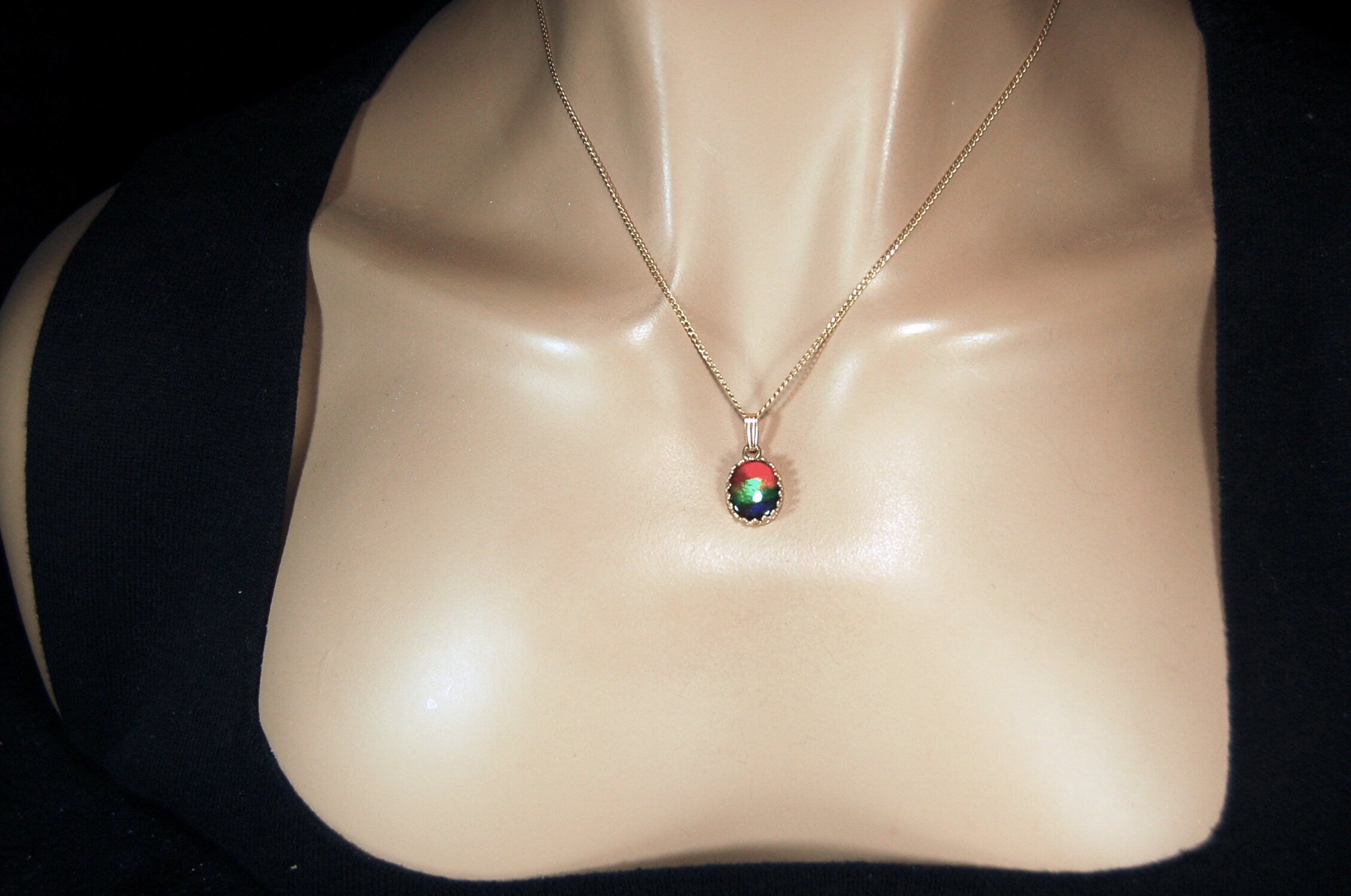 Ammolite Pendant Necklace in 14k Gold.High quality gem with brilliant colors.121229