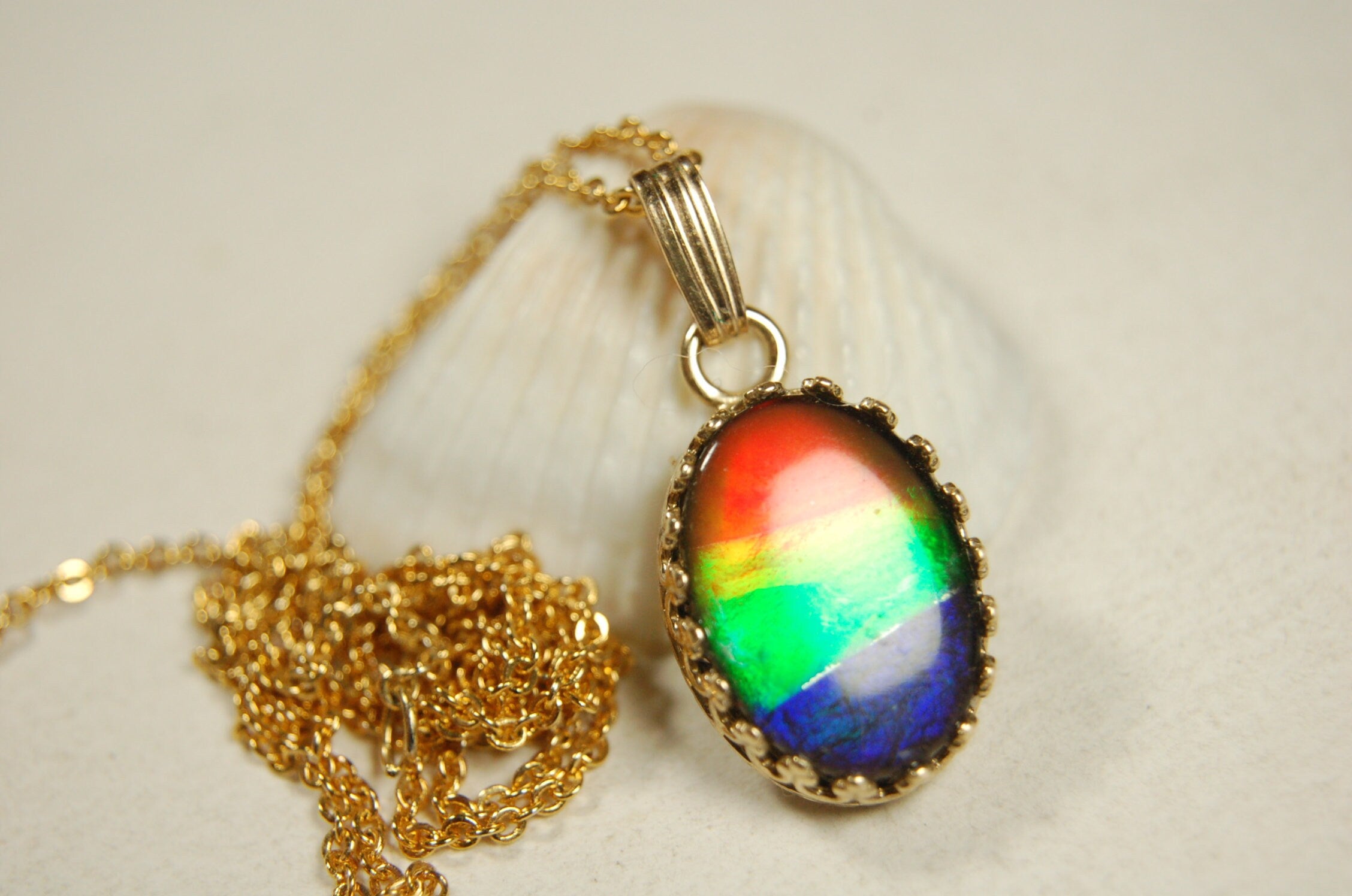 Ammolite Jewelry Pendant Necklace.Four Color Rainbow Ammolite set in solid 14k Gold.Perfect gift.GENUINE Canadian Alberta Ammolite.100213