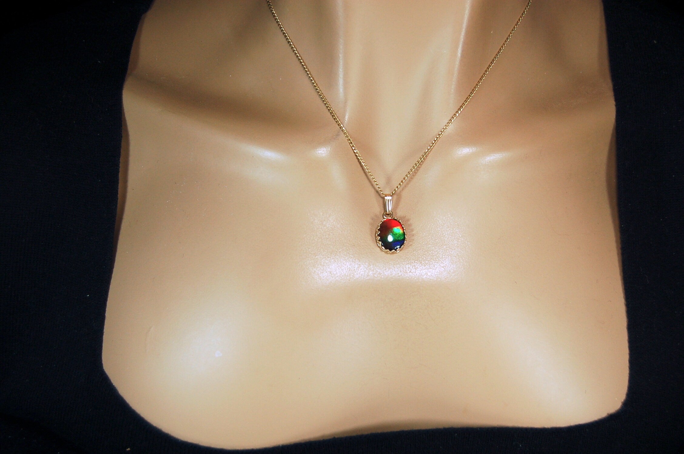 Ammolite Pendant Necklace in 14k Gold.High quality gem with brilliant colors.121229