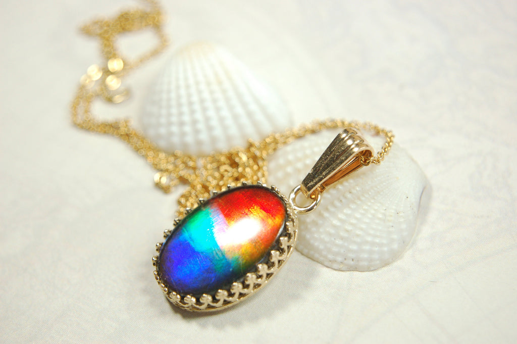Opulent Ammolite Pendant in Gold - Enhance Your Style with Natural Elegance or Make it the Perfect Gift for her.021214