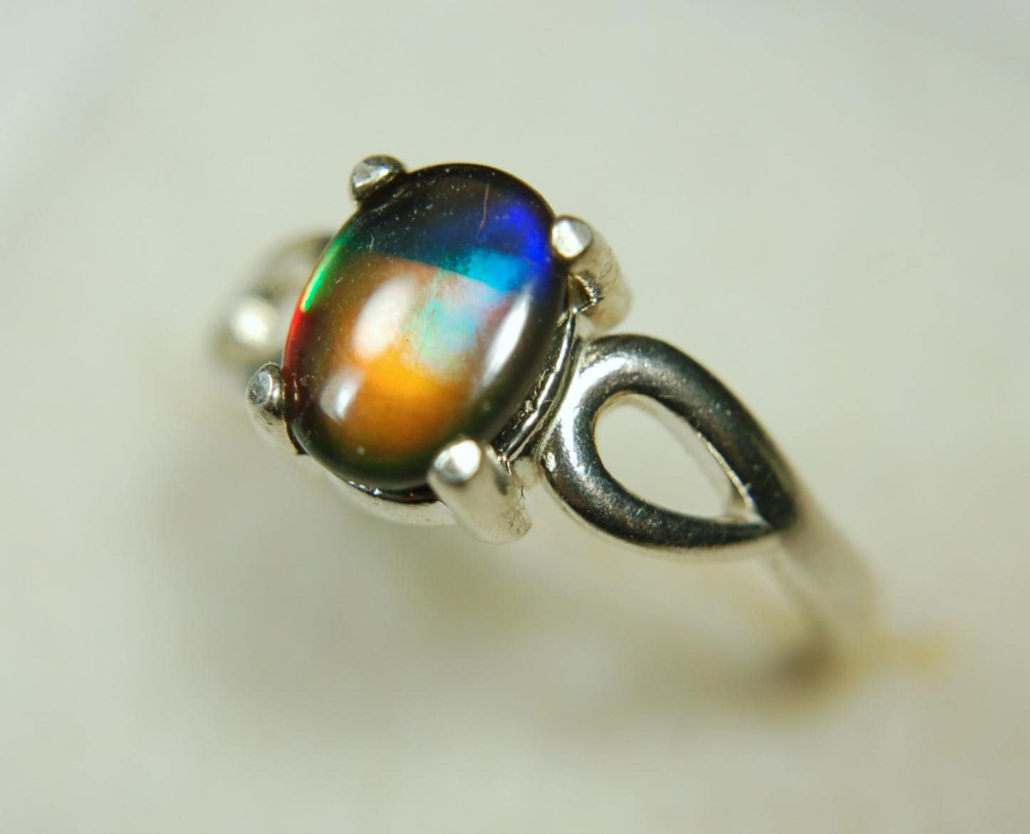 Ammolite Ladies Ring.Rare Astonishing four color changer.Size 7.Gift for wife.Lovely Fashion Accessory.031615.