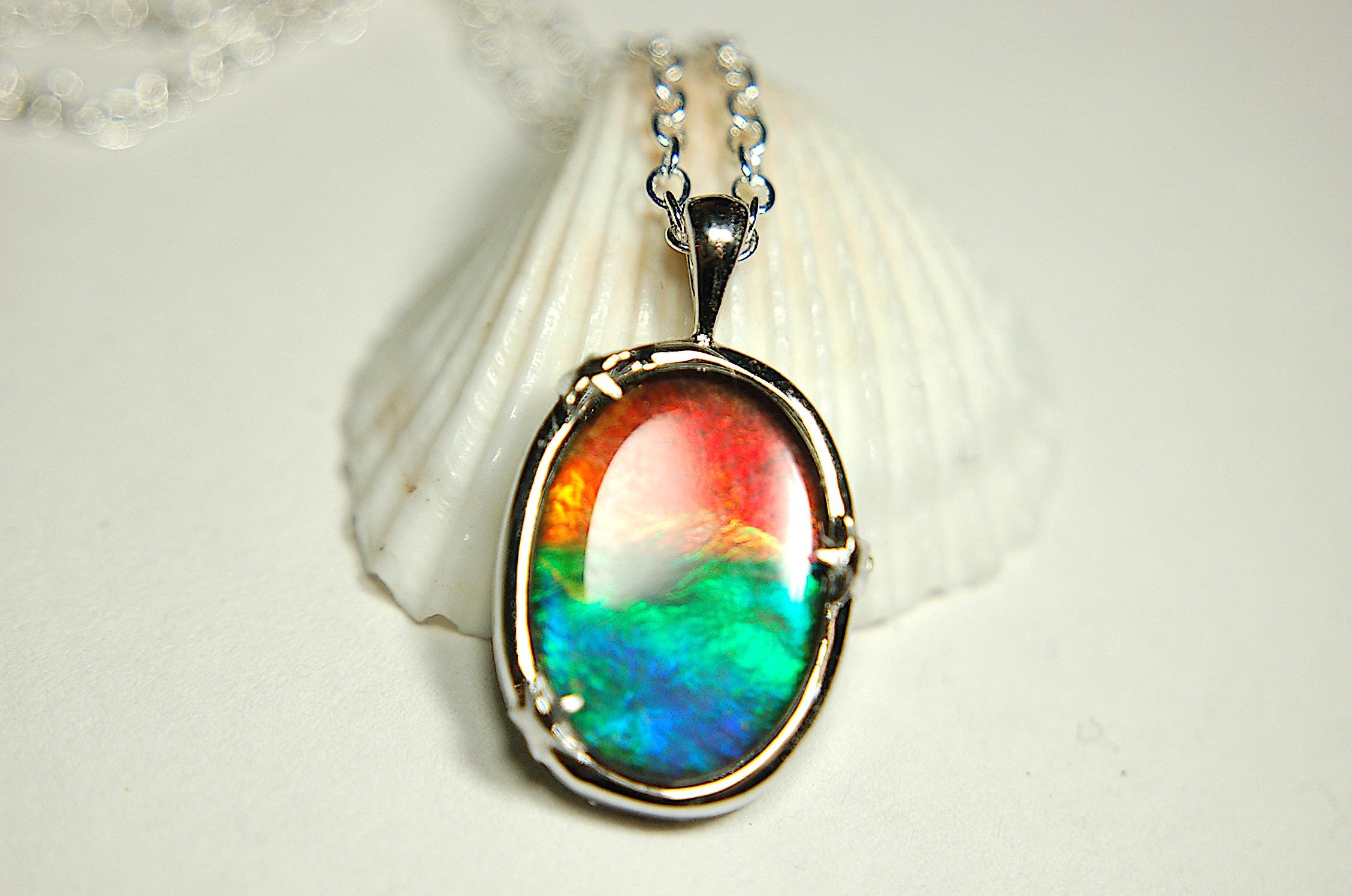 Colorful unisex Ammolite Pendant - Beautiful Ammolite Jewelry to Elevate Your Outfit.Perfect gift for him or her.011425