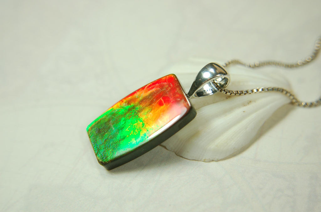 Spectacular Ammolite Pendant.Multicolor necklace.Quality Ammolite jewelry Gift.Unisex setting.Natural Cabochon Gem..062215