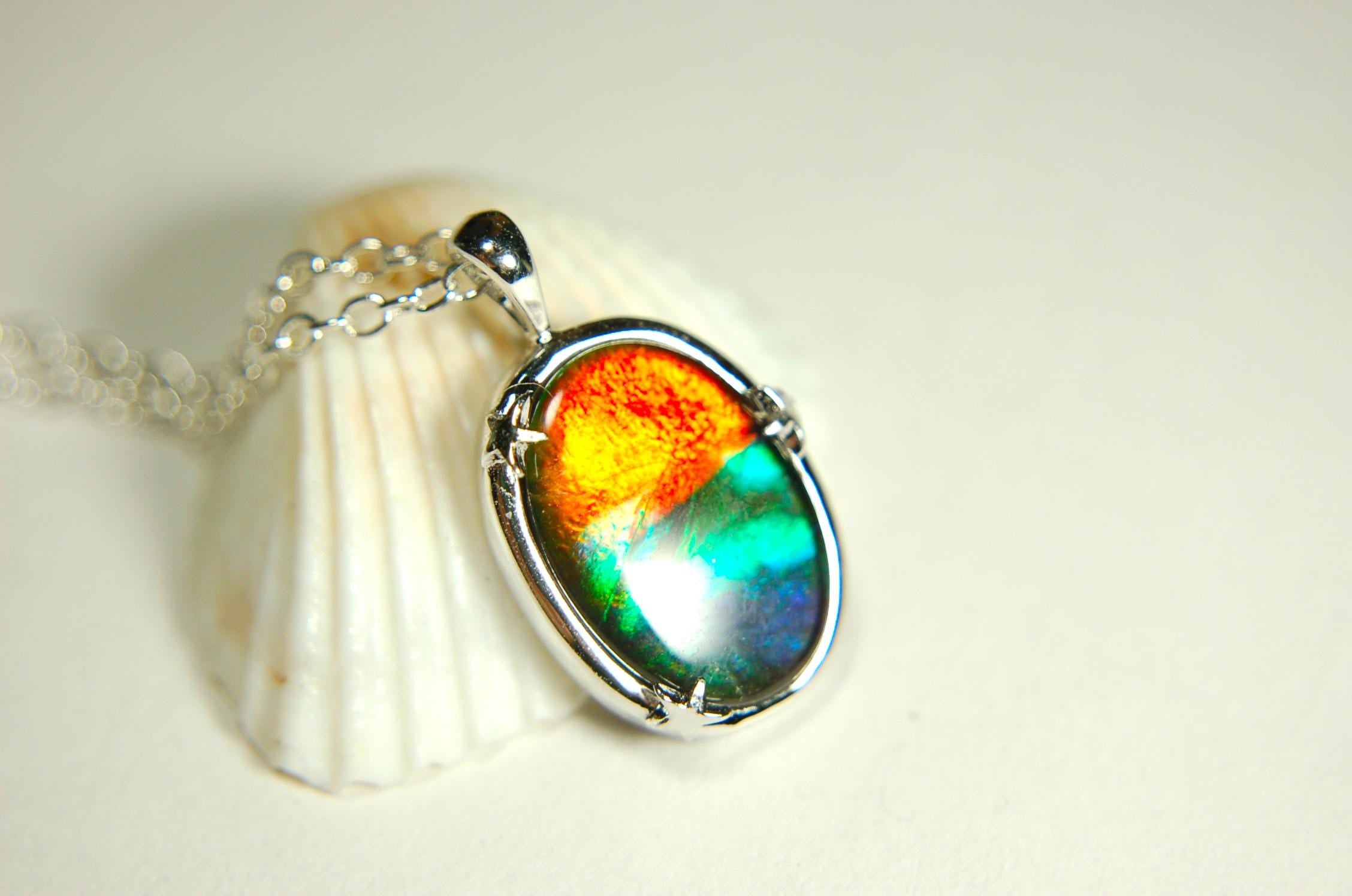 Colorful unisex Ammolite Pendant - Beautiful Ammolite Jewelry to Elevate Your Outfit.Perfect gift for him or her.011425