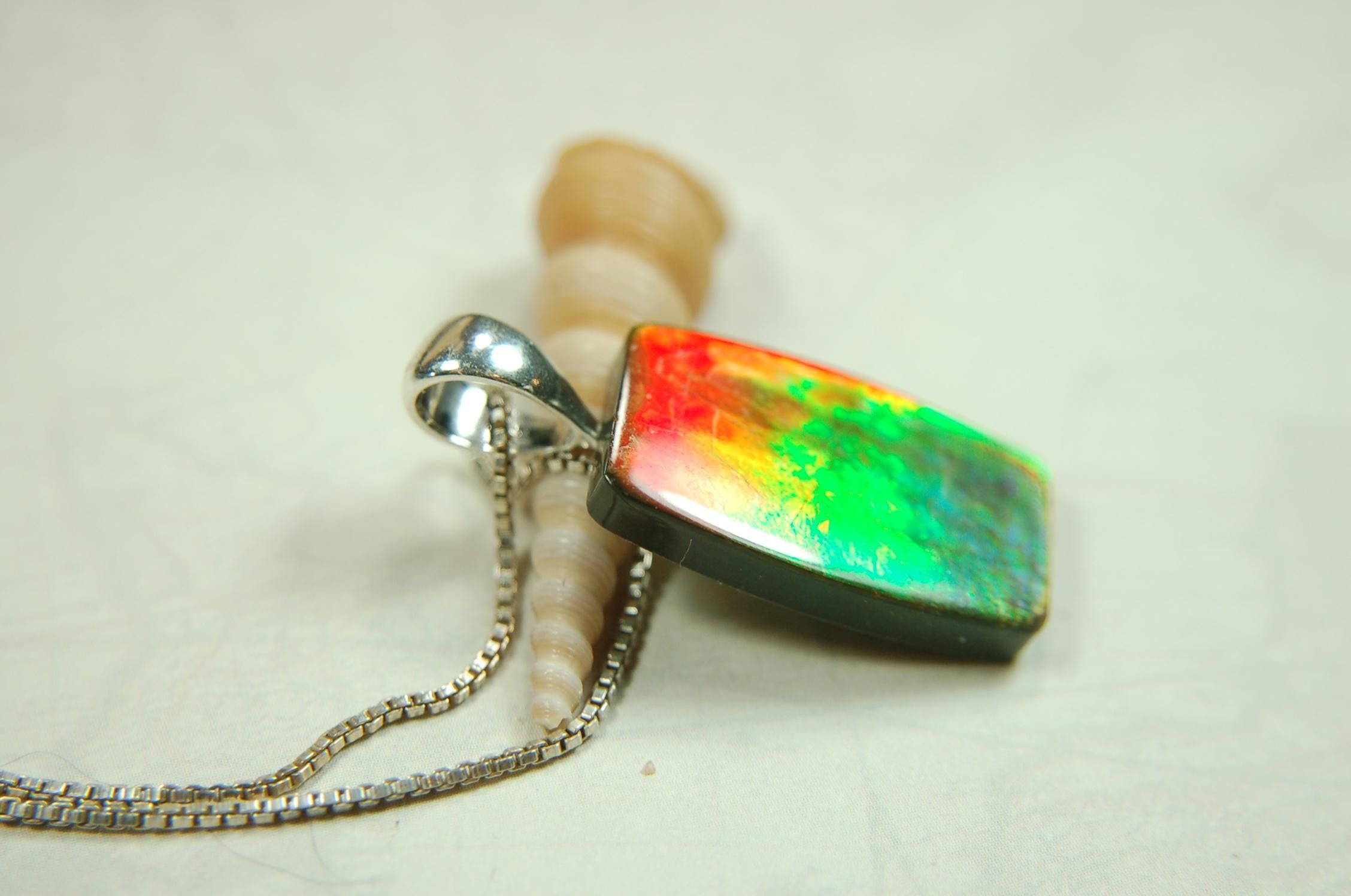 Spectacular Ammolite Pendant.Multicolor necklace.Quality Ammolite jewelry Gift.Unisex setting.Natural Cabochon Gem..062215