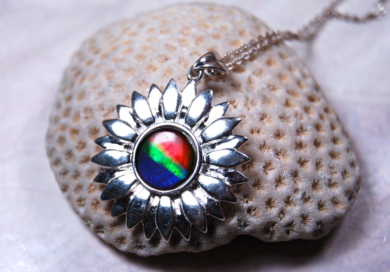 Ammolite Jewelry Pendant Shipped Free.No US import taxes under CUSMA rules.#022818