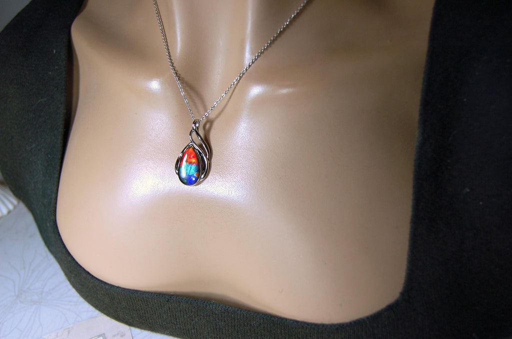 Ammolite JewelryPendant.High quality gem with brilliant colors will attract a lot of attention.#062825