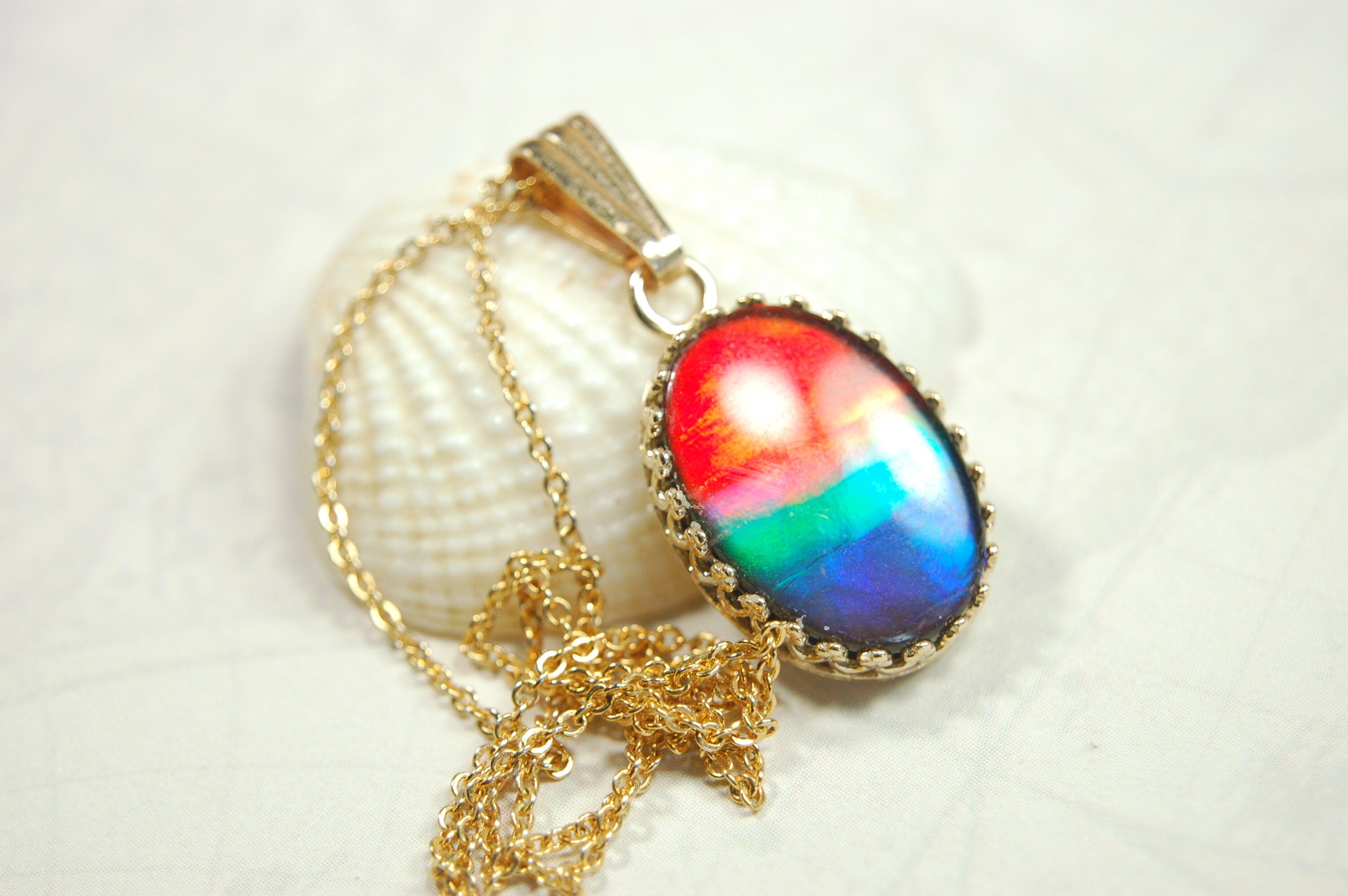 Opulent Ammolite Pendant in Gold - Enhance Your Style with Natural Elegance or Make it the Perfect Gift for her.021214