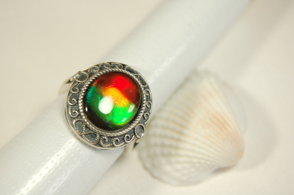 Ammolite Ring.Universal Fit.Tax exempt under CUSMA rules.#021913
