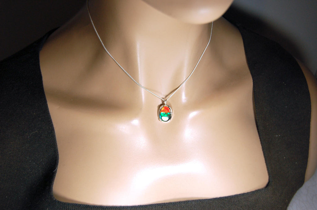 Colorful unisex Ammolite Pendant - Beautiful Ammolite Jewelry to Elevate Your Outfit.Perfect gift for him or her.011425