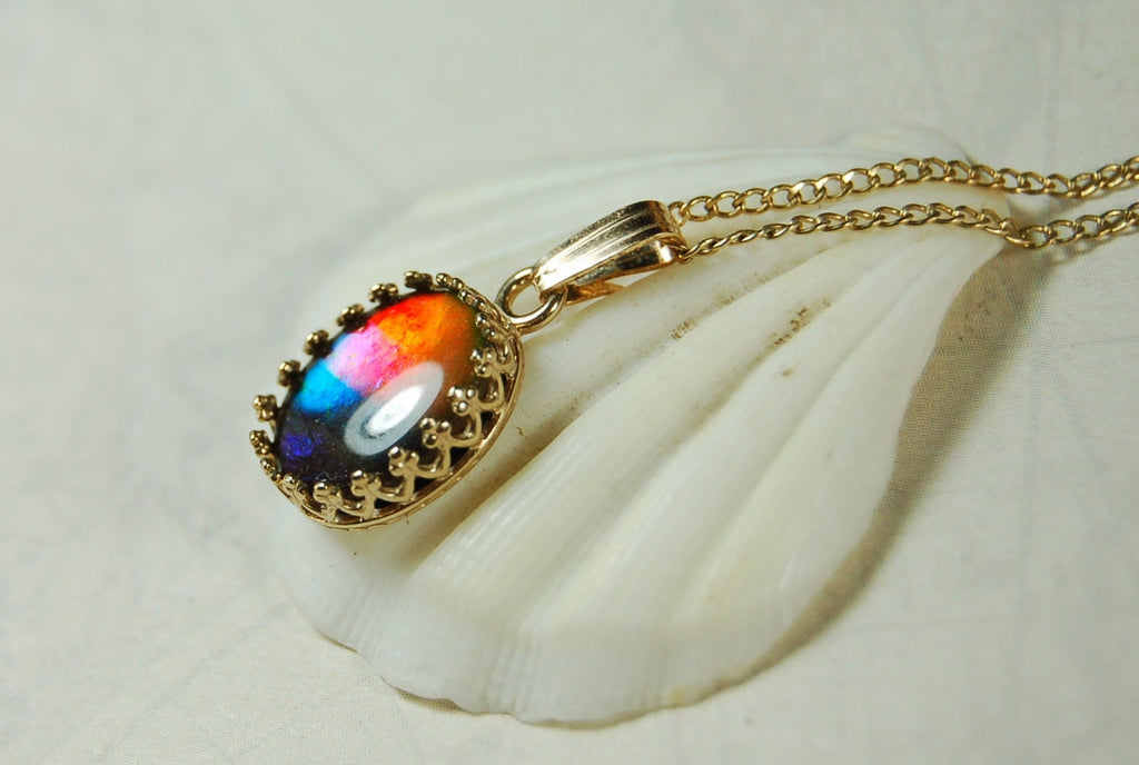 Ammolite Pendant Necklace in 14k Gold.High quality gem with brilliant colors.121229