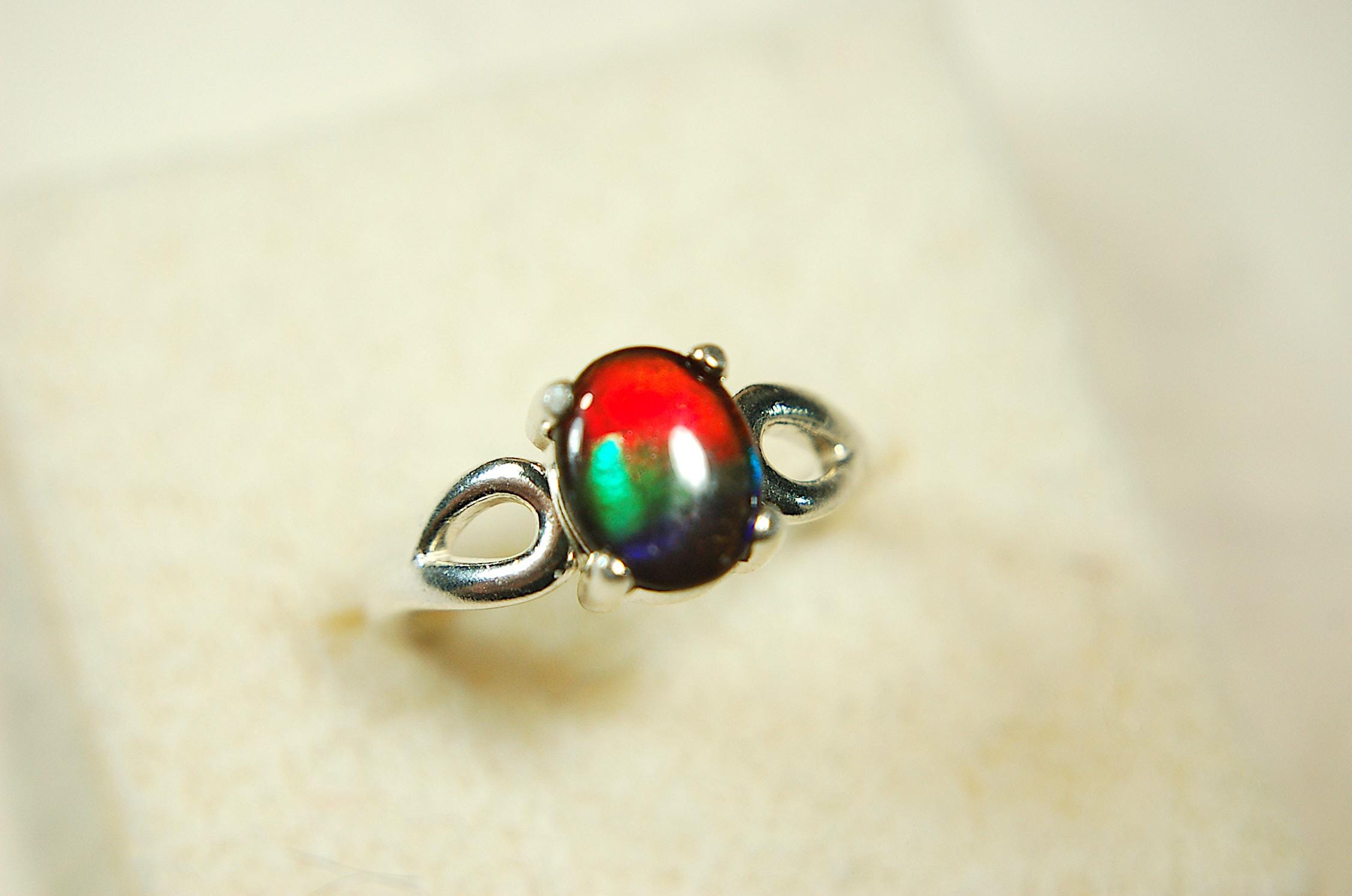 Ammolite.Ammolite ladies ring.Astonishing color changing abilities.Size 7.Gift for wife?.050715