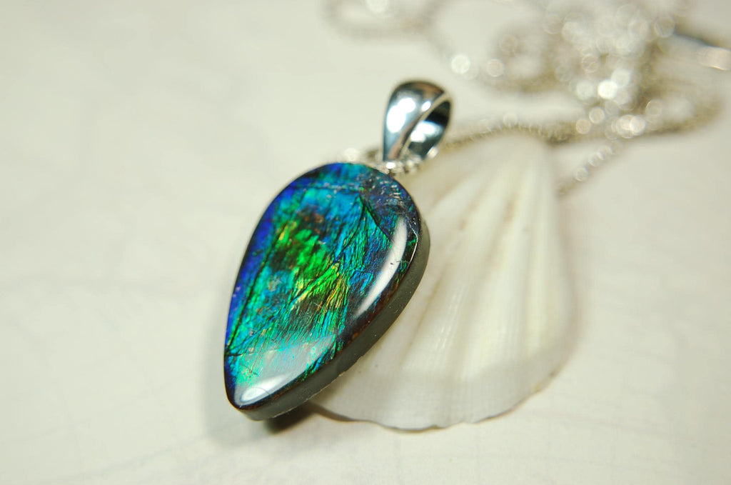 Ammolite Pendant with Peacock Colors.Natural Ammolite Jewelry Cabochon with vibrant changing colors.The perfect gift.Unisex Jewelry.021415